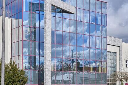 Büro- & Lagerkombination – Hell, flexibel & perfekt für Schulungen! zimmer