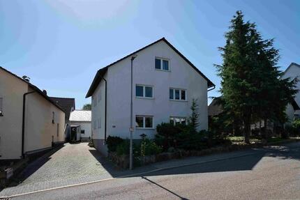 Haus Karlsbad - 6 Zimmer, 220 m&sup2;, 990.000&euro; | Angebot:27000080
