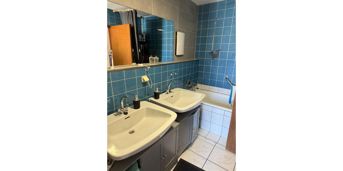 Etagenwohnung Pforzheim Nordstadt - 4 Zimmer, 150 m&sup2;, 1.200&euro; | Angebot:25329963