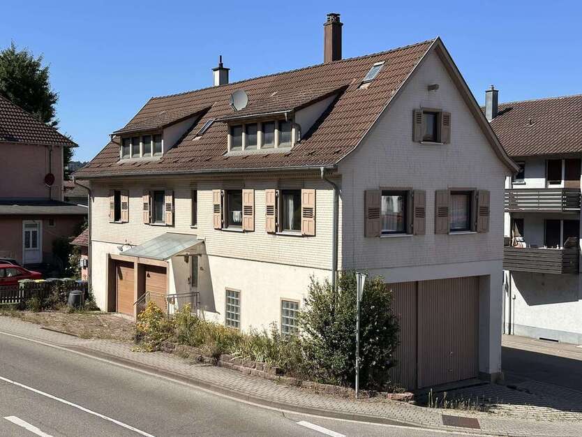 Haus zum Kaufen in Königsbach-Stein 220.000 € 184 m²