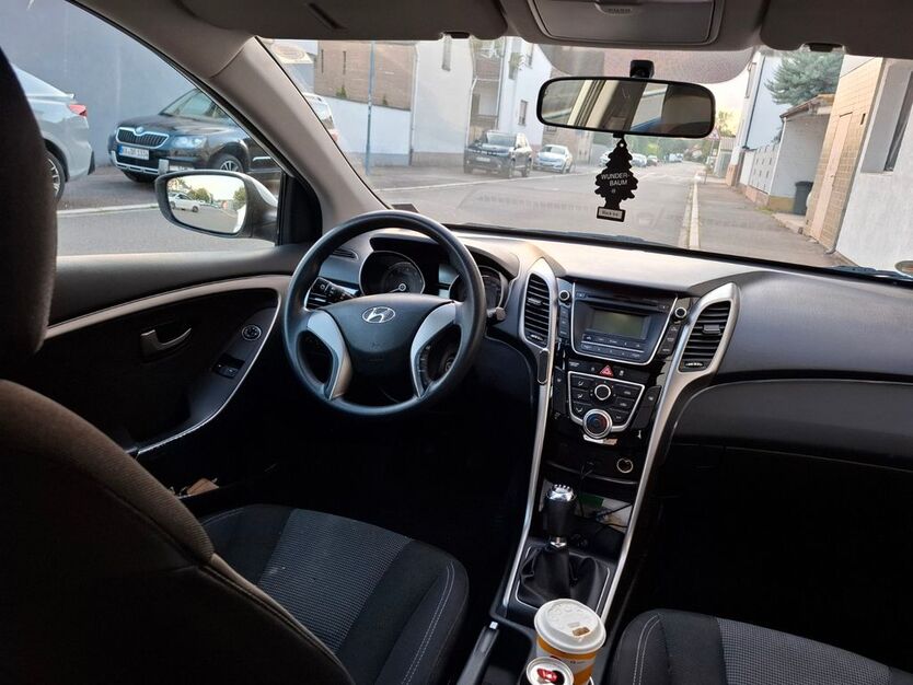 Hyundai i30 127.200 km 5.600 € Karlsdorf-Neuthard 76689