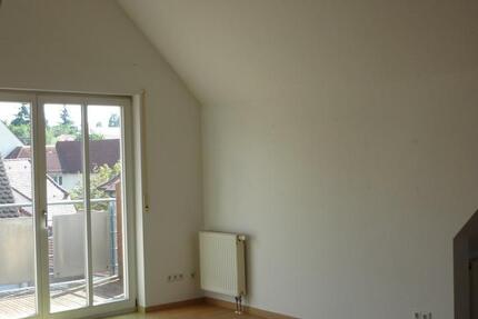 Schöne DG Wohnung 2 zimmer