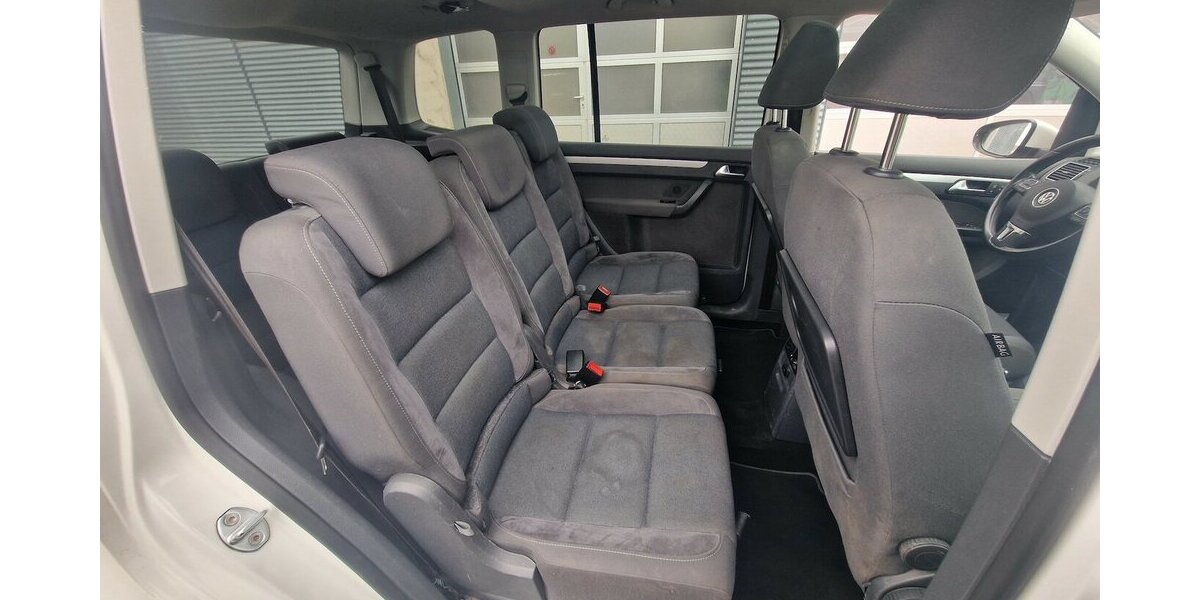 VW Touran Style BMT 7 Sitzer Klimaautomatik NAVI 269.000 km 6.799 &euro; Landau 76829
