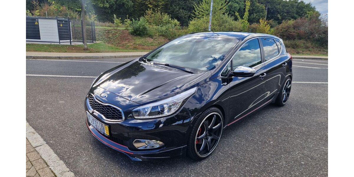 Kia ceed / Ceed 65.000 km 12.000 &euro; Ettlingen 76275