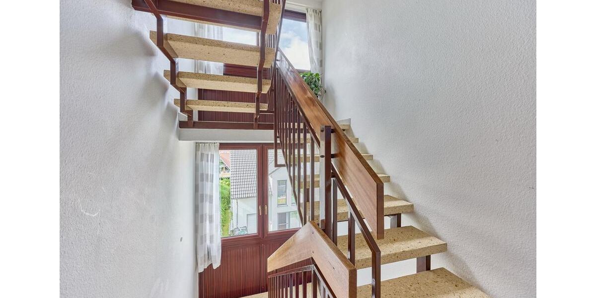 Etagenwohnung Walzbachtal - 5 Zimmer, 110 m&sup2;, 1.300&euro; | Angebot:26675113