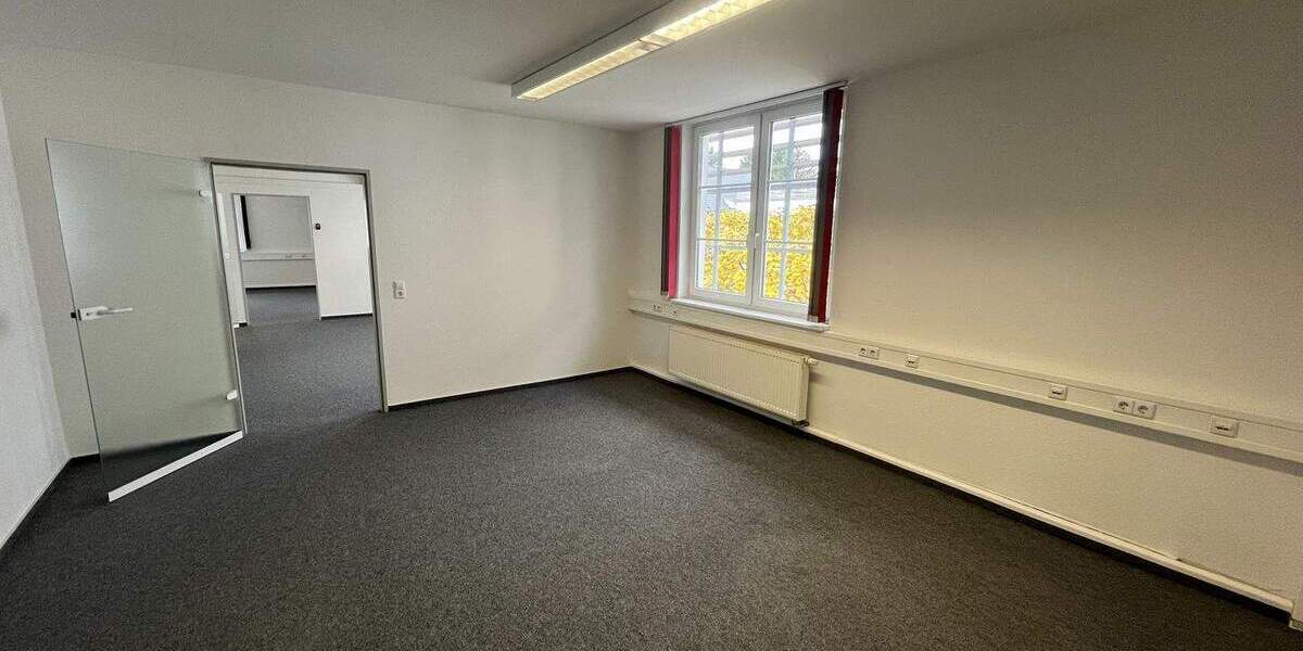 Einfamilienhaus Karlsruhe Neureut - 1.950&euro; | Angebot:24460397