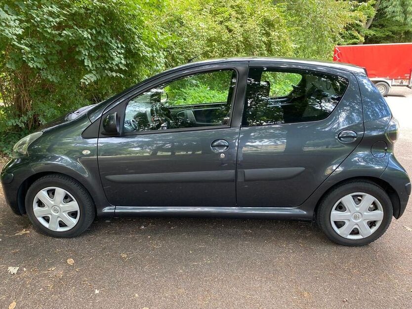 Aygo (X)