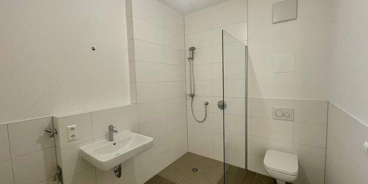 Etagenwohnung Karlsruhe Mühlburg - 2 Zimmer, 77 m&sup2;, 1.395&euro; | Angebot:25538712