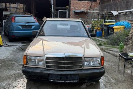 Mercedes-Benz 190 104.000 km 6.500 &euro; ispringen 75228