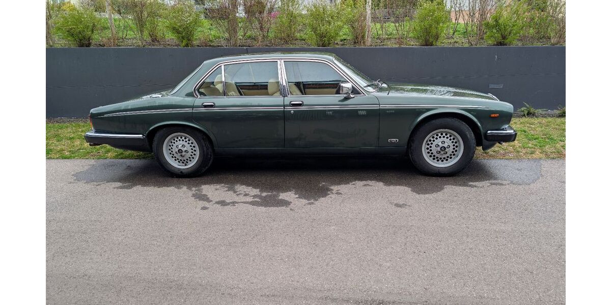 Jaguar XJ12 81.920 km 10.000 &euro; Neuenbürg-Arnbach 75305