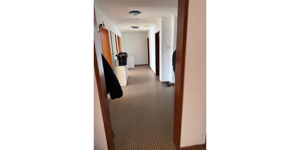 Etagenwohnung Pforzheim Nordstadt - 4 Zimmer, 150 m&sup2;, 1.200&euro; | Angebot:25883008