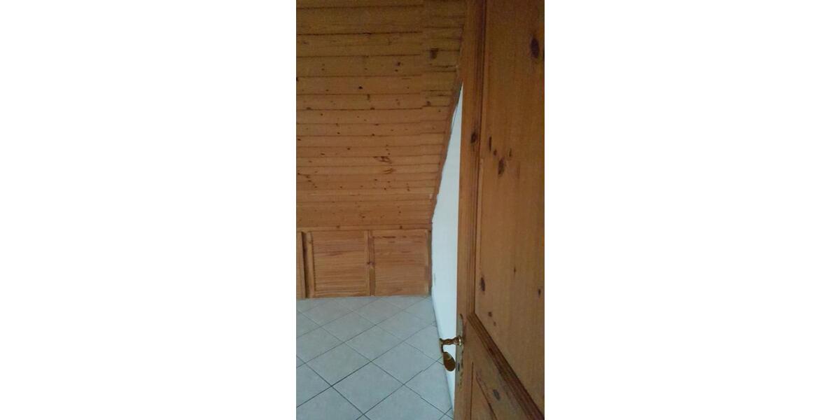 Dachgeschoßwohnung Philippsburg - 3 Zimmer, 75 m&sup2;, 650&euro; | Angebot:26251874