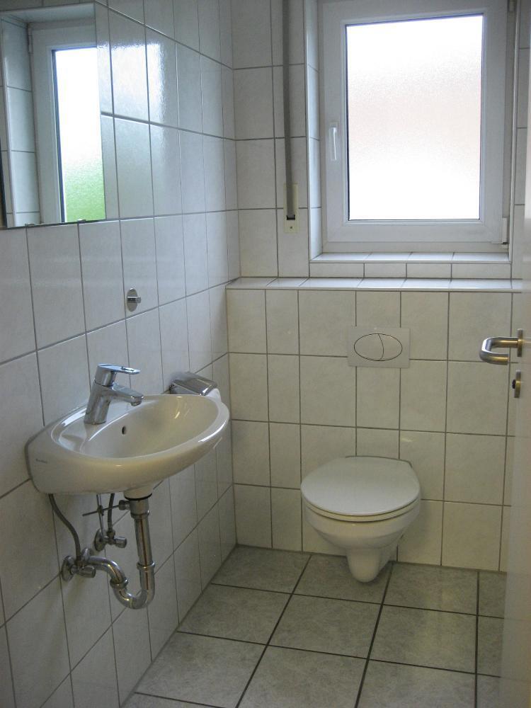 *** Großzügige 4-Zi.-Mietwohnung in Karlsdorf *** 4 zimmer