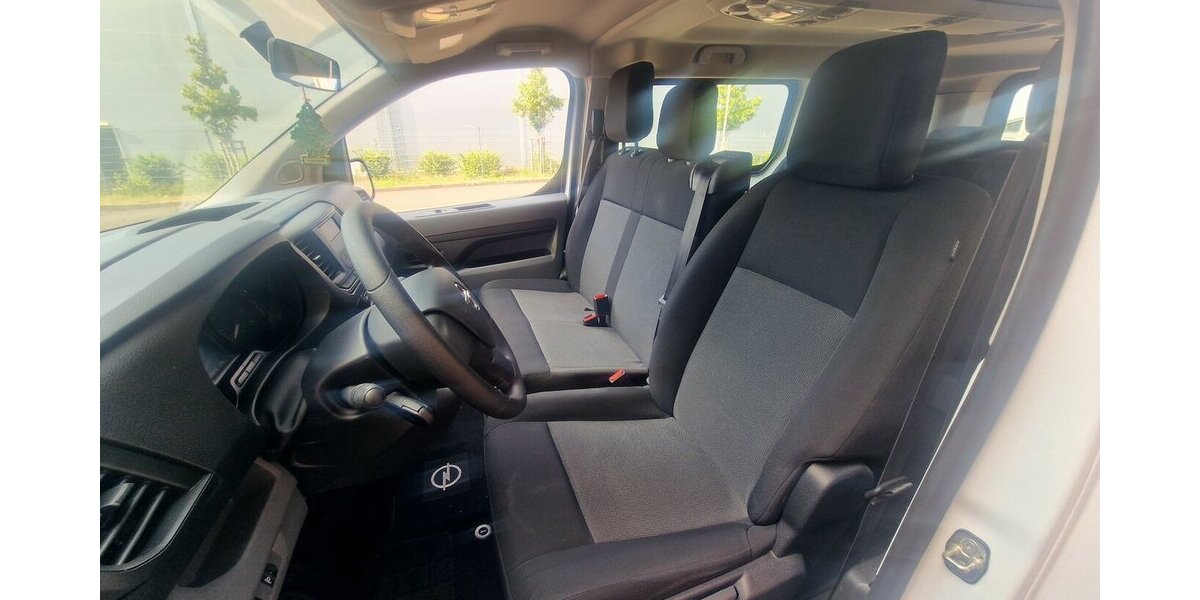 Opel Vivaro M 9 Sitzer Klima 59.000 km 27.998 &euro; Landau 76829