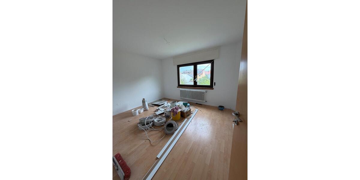 Etagenwohnung Bruchsal - 3.5 Zimmer, 85 m&sup2;, 1.250&euro; | Angebot:26415242