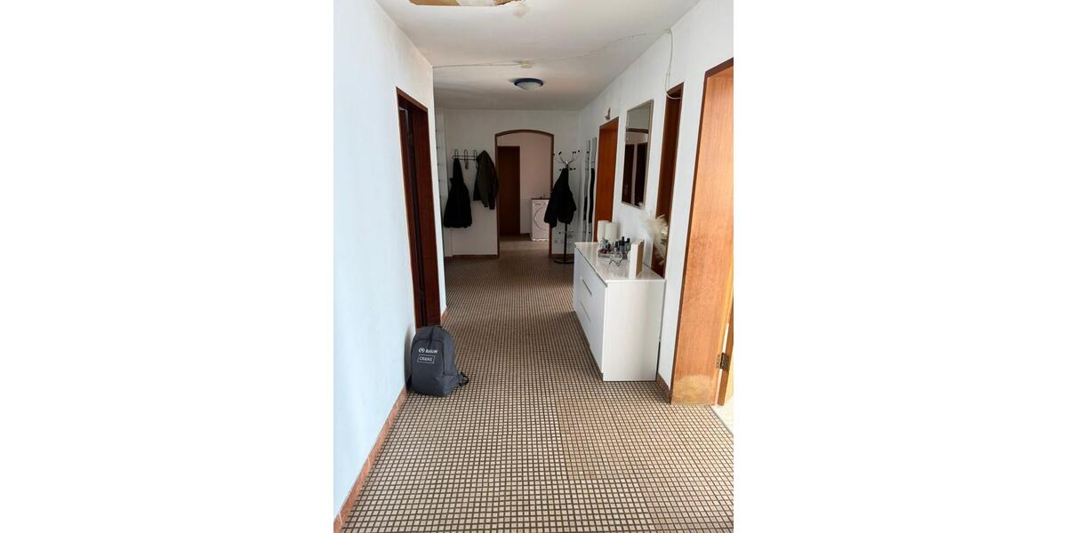 Etagenwohnung Pforzheim Nordstadt - 4 Zimmer, 150 m&sup2;, 1.200&euro; | Angebot:25883008