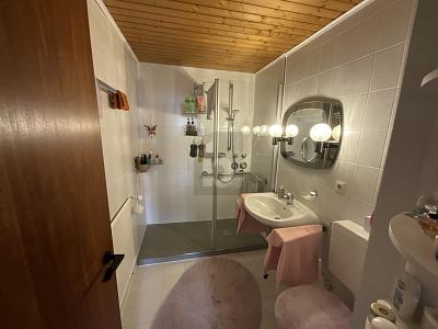 SEHR GEPFLEGT MIT BLICK INS GRÜNE - Etagenwohnung Waldbronn | Angebot:25760735