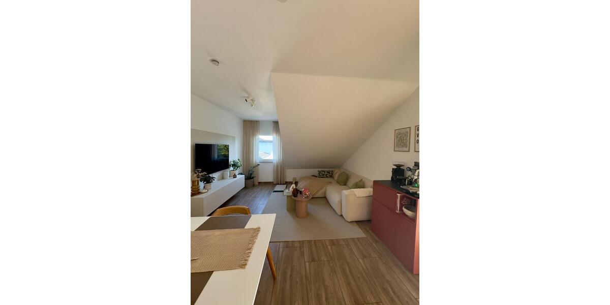 Dachgeschoßwohnung Rülzheim - 2 Zimmer, 65 m&sup2;, 245.000&euro; | Angebot:26840324