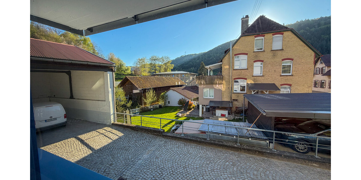 Moderne 6,5 Zimmer Wohnung in zentraler Lage - Etagenwohnung Höfen an der Enz Höfen (Enz) | Angebot:26334880