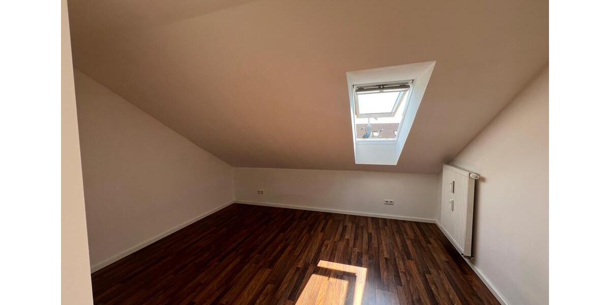 Dachgeschoßwohnung Karlsruhe Innenstadt-Ost - 2.5 Zimmer, 65 m&sup2;, 970&euro; | Angebot:26341216