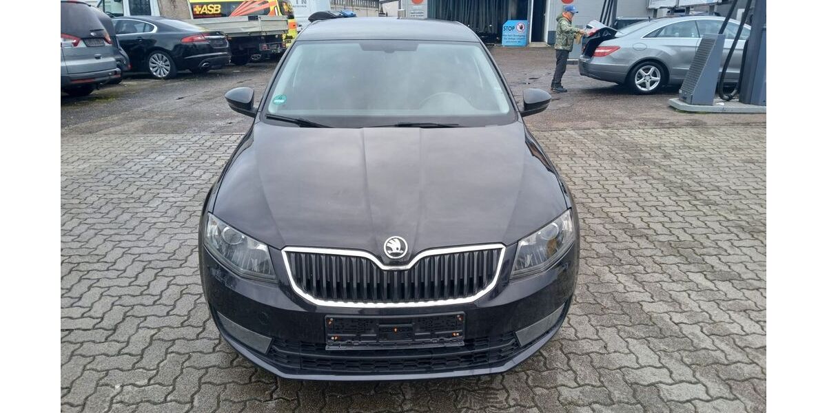 Skoda Octavia 218.000 km 8.290 &euro; Karlsruhe 76185