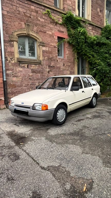 Ford Escort 120.000 km 3.100 € Karlsruhe 76133