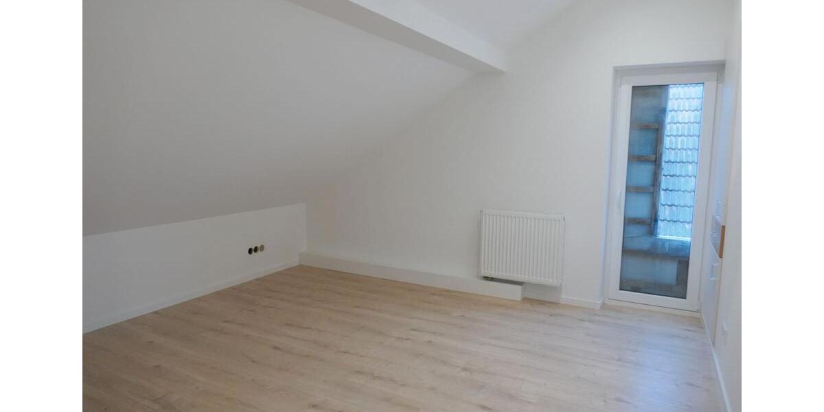 Dachgeschoßwohnung Bellheim - 2.5 Zimmer, 61 m&sup2;, 700&euro; | Angebot:26403577