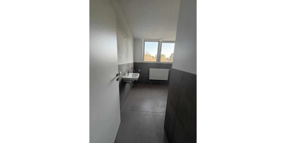 Dachgeschoßwohnung Karlsruhe Hagsfeld - 2 Zimmer, 50 m&sup2;, 1.100&euro; | Angebot:25415711