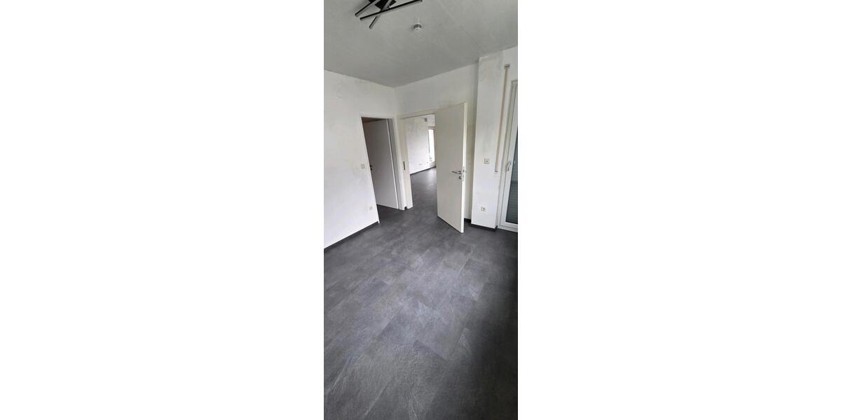 Erdgeschoßwohnung Pforzheim Weststadt - 4 Zimmer, 132 m&sup2;, 1.500&euro; | Angebot:26091620