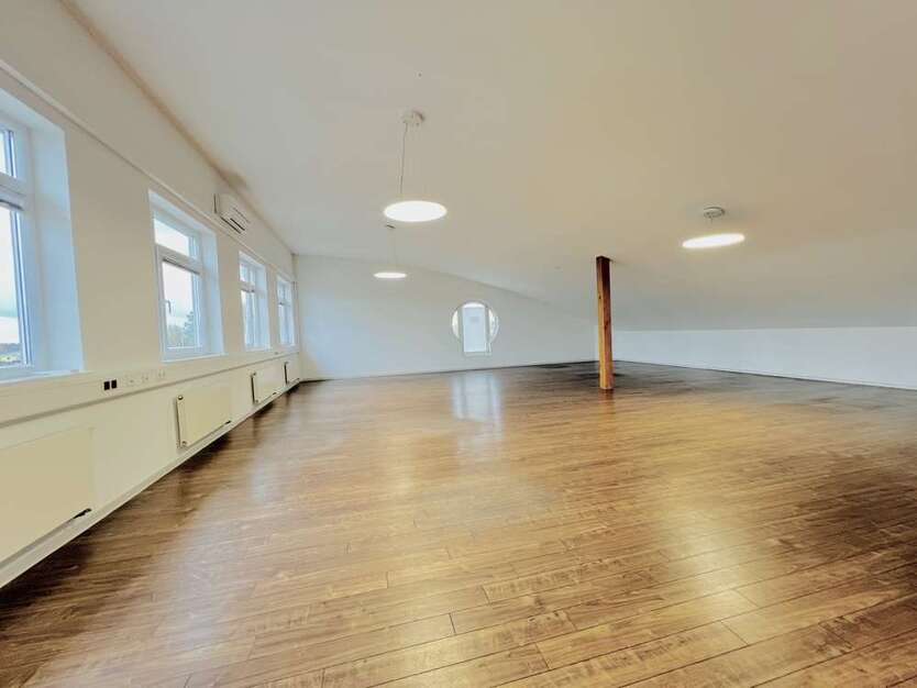 Büro in Jockgrim 990 € 107.77 m²