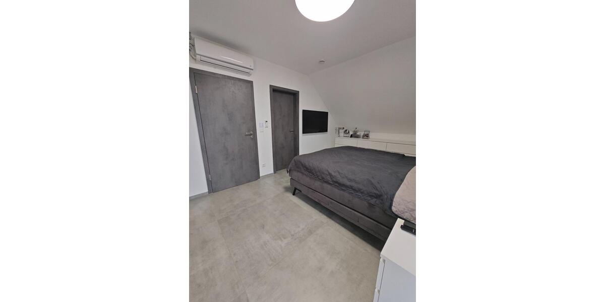 Exklusive 5,5-Zimmer-Maisonette-Dachgeschosswohnung mit Aufzug 5.5 zimmer