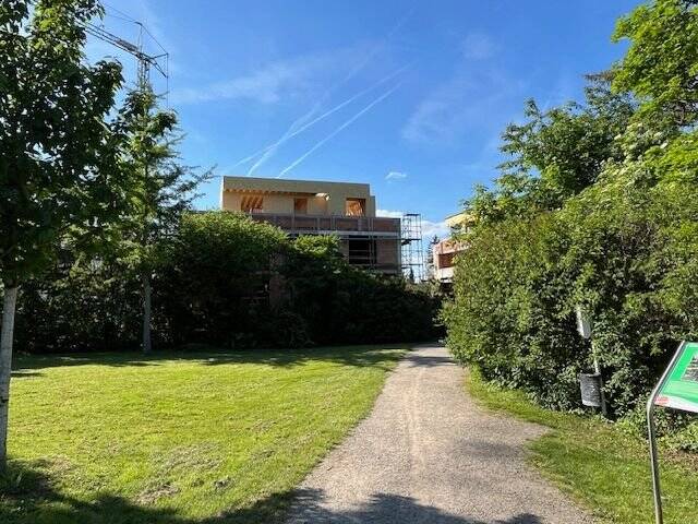 TOP Gelegenheit! Seniorengerechte ETW, 77m², 1. OG, 2 ZKB; - exklusive Lage am Park! Aufzug, Balkon, Keller,... 2 zimmer