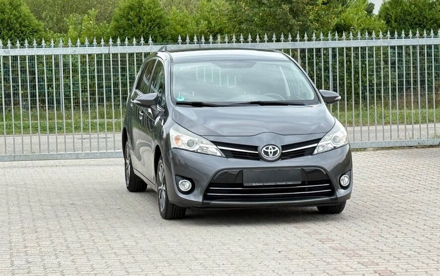 Toyota Verso 179.000 km 6.499 € Kandel 76870