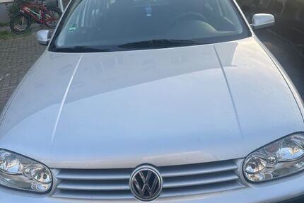 VW Golf 190.000 km 1.500 &euro; Bruchsal 76646