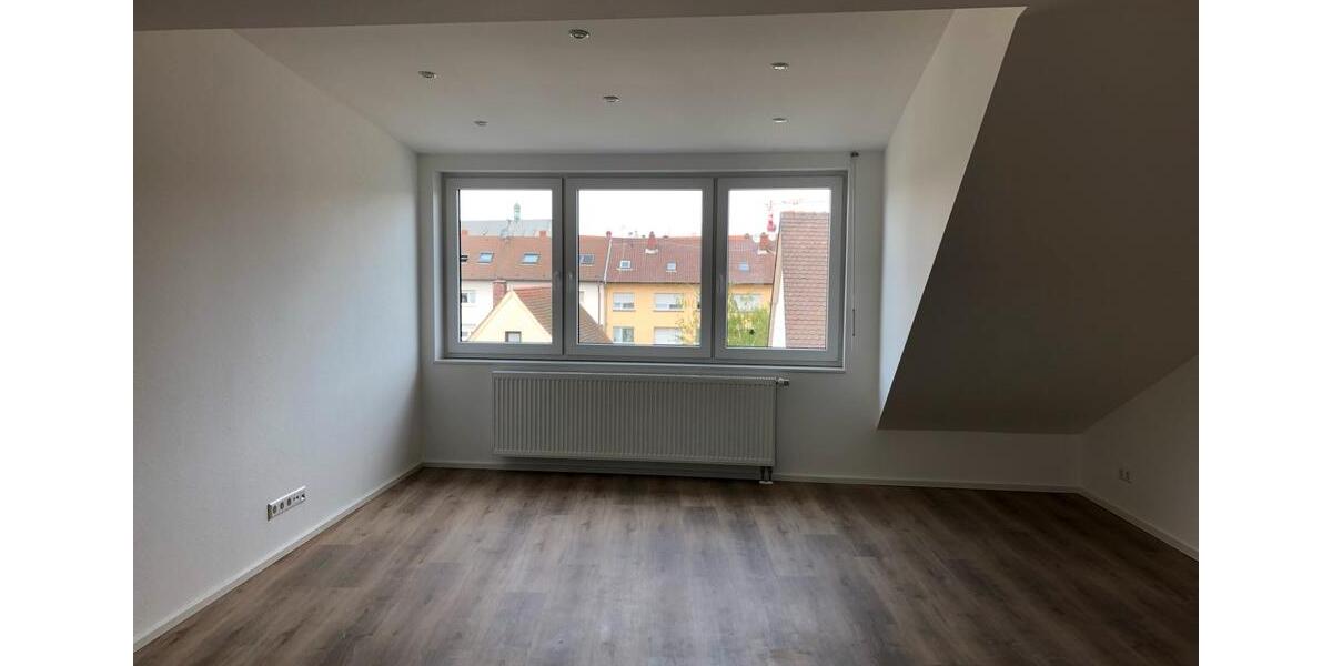 Dachgeschoßwohnung Bruchsal - 2.5 Zimmer, 72 m&sup2;, 1.200&euro; | Angebot:26326693