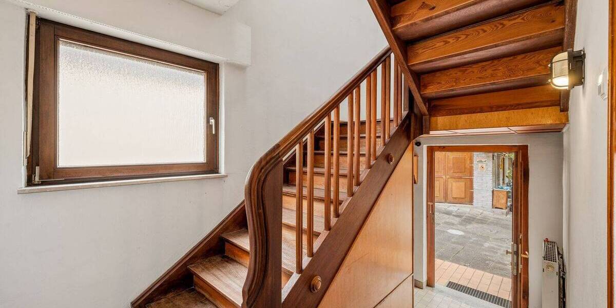 Mehrfamilienhaus, Wohnhaus Oberhausen-Rheinhausen Oberhausen - 8 Zimmer, 220 m&sup2;, 430.000&euro; | Angebot:26904256