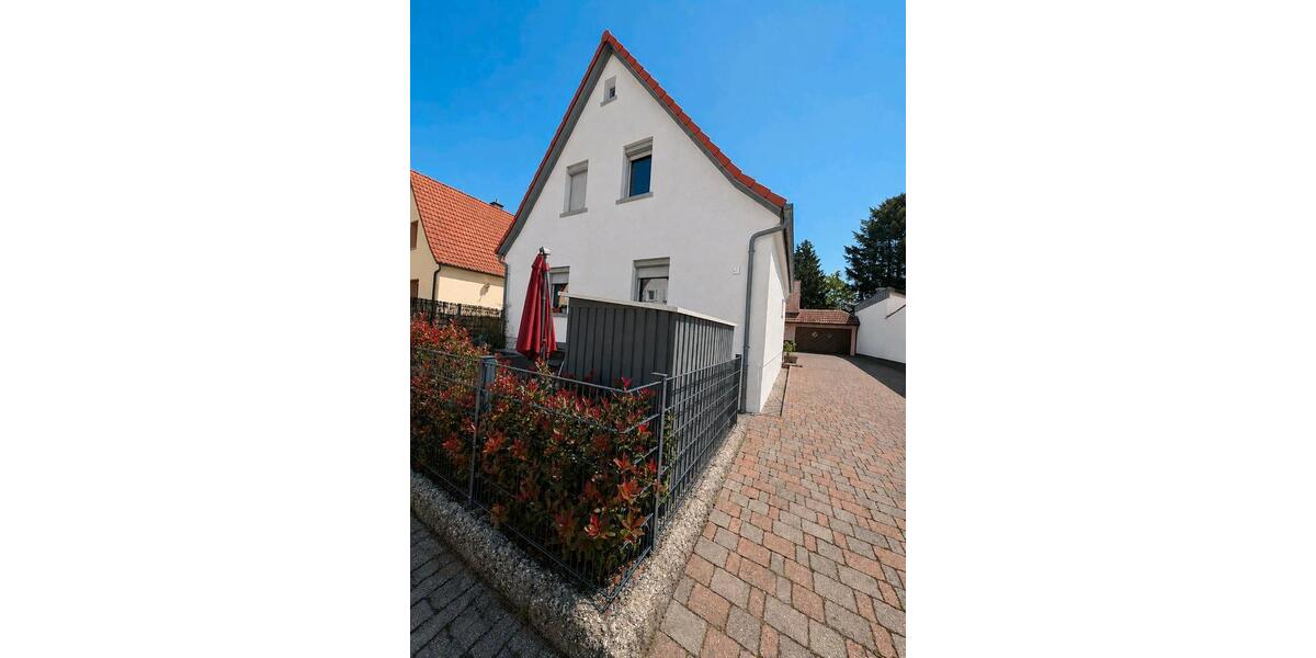 Einfamilienhaus Stutensee - 3 Zimmer, 92 m&sup2;, 385.000&euro; | Angebot:26504703