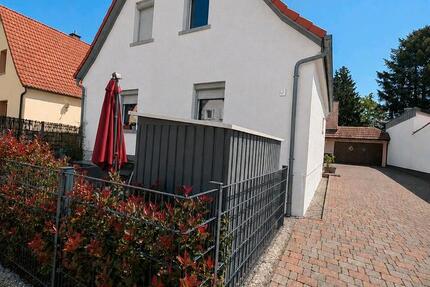 Haus Stutensee - 3 Zimmer, 92 m&sup2;, 385.000&euro; | Angebot:26504703