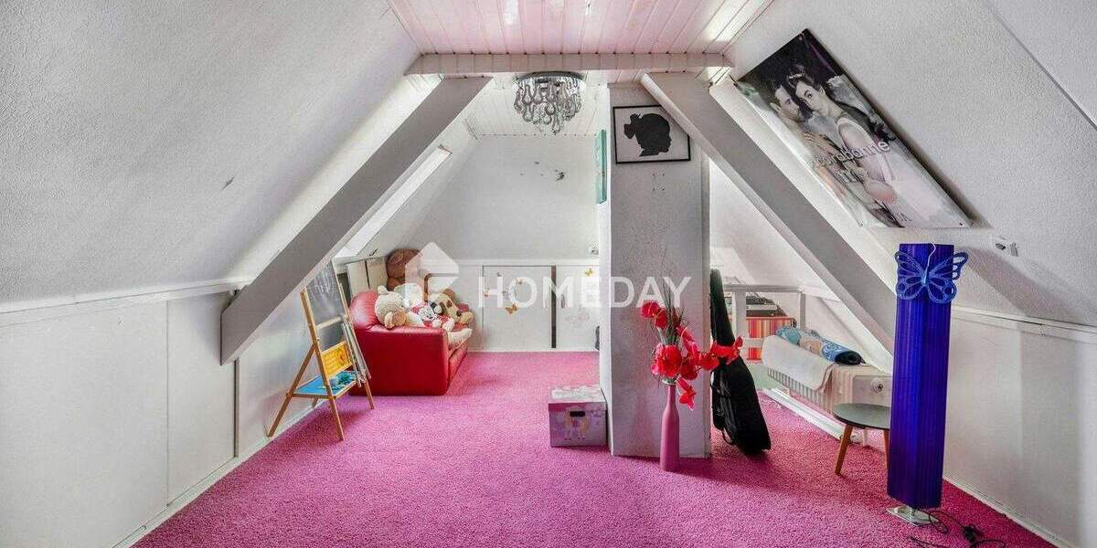 Stilvolles Domizil in Pforzheim: 200 m² Wohnfläche mit hellem Wohnzimmer in Bestlage 7 zimmer