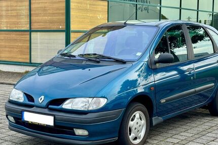 Renault Megane 86.051 km 2.390 € Karlsruhe 76131