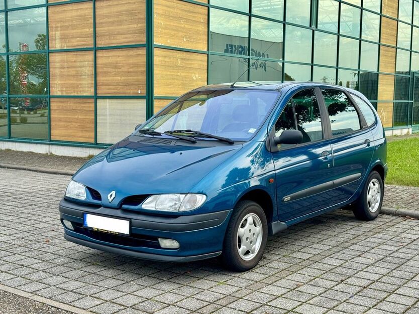 Renault Megane 86.051 km 2.390 € Karlsruhe 76131