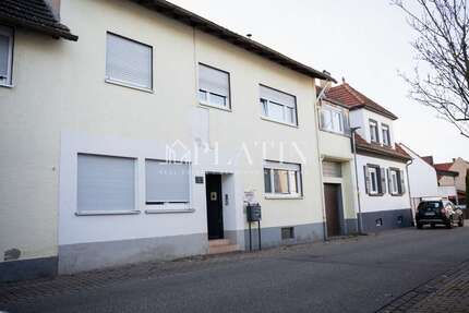 Haus zum Kaufen in Ubstadt-Weiher 489.000 € 220 m² 10 zimmer