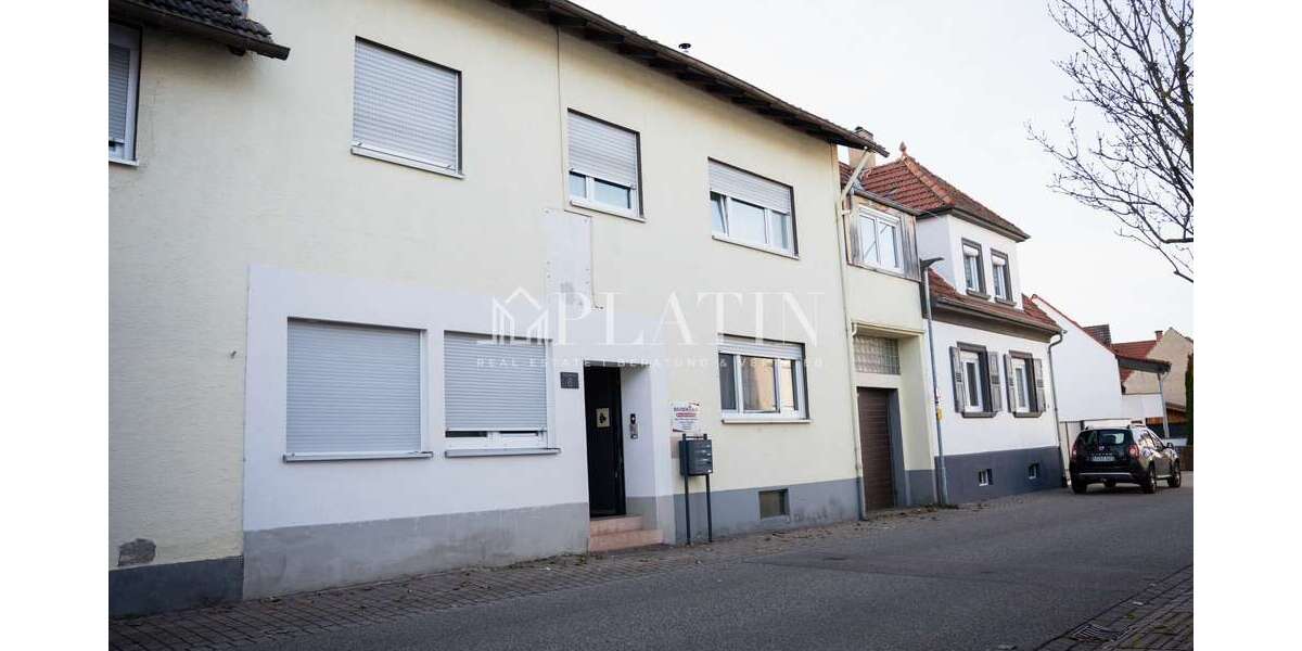 Haus zum Kaufen in Ubstadt-Weiher 489.000 € 220 m² 10 zimmer