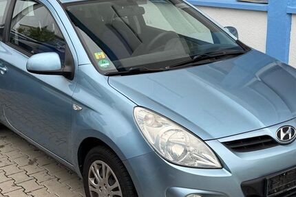 Hyundai i20 77.000 km 2.880 € pforzheim 75181