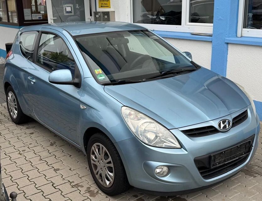 Hyundai i20 77.000 km 2.880 € pforzheim 75181