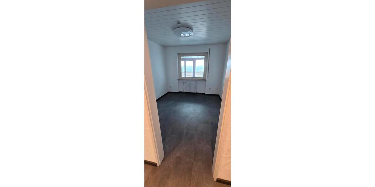 Erdgeschoßwohnung Pforzheim Weststadt - 4 Zimmer, 132 m&sup2;, 1.500&euro; | Angebot:26091620