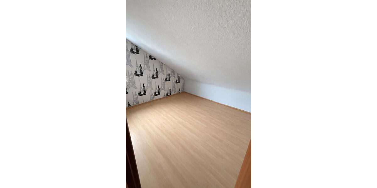 Dachgeschoßwohnung Graben-Neudorf Neudorf - 3 Zimmer, 72 m&sup2;, 800&euro; | Angebot:25421015