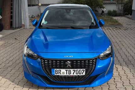 Peugeot 208 58.000 km 13.200 &euro; Philippsburg 76661