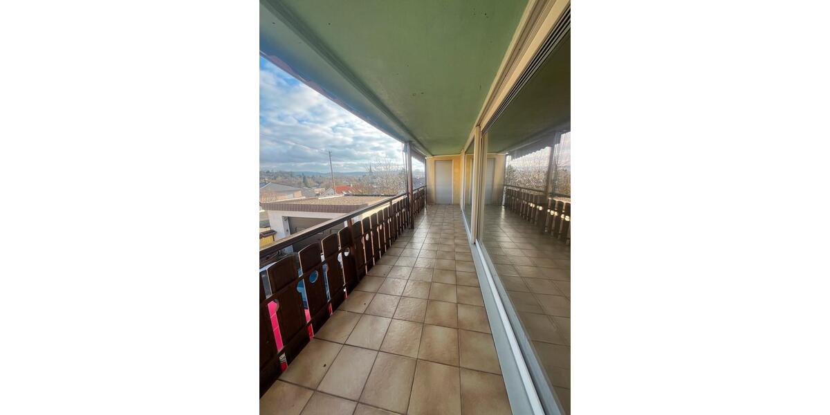 Geräumige DoppelhaushälfteMehrgenerationenhaus in Flehingen 9 zimmer