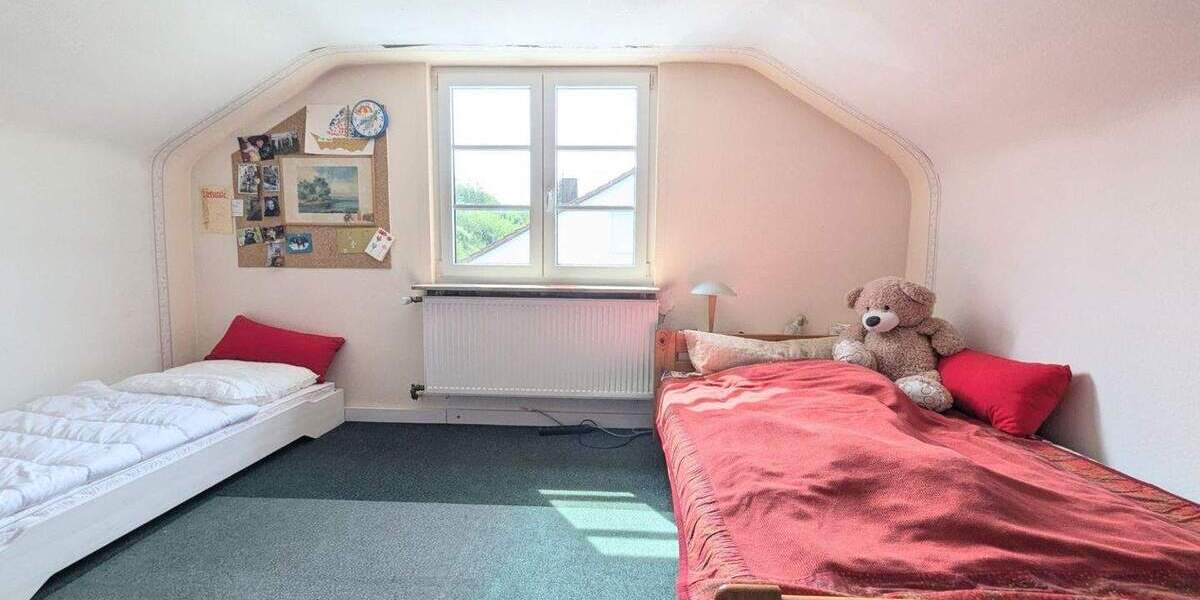 Einfamilienhaus Niefern-Öschelbronn Niefern - 7 Zimmer, 190 m&sup2;, 590.000&euro; | Angebot:25738400